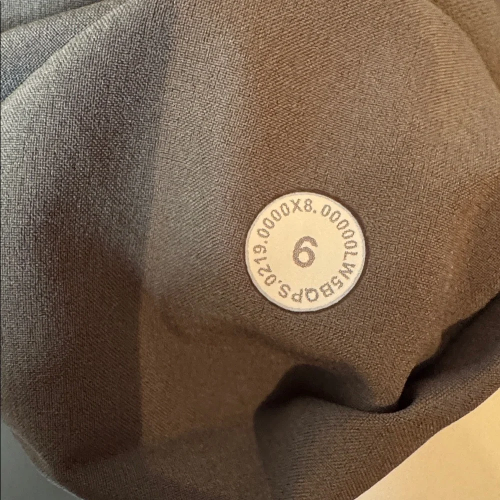 Lululemon On the Fly Wide-Leg 7/8 Pant *Woven - Grey Sage